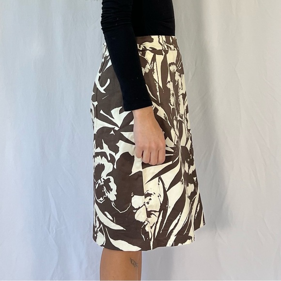 New York & Company Pencil Skirt Size 6 Cream Brown Floral Excellent Condition - Picture 2 of 7